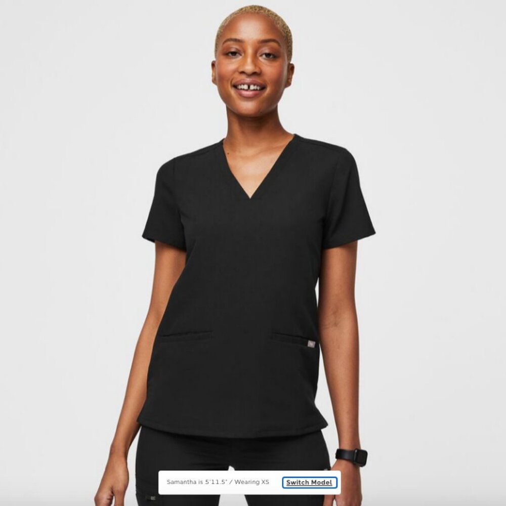 FIGS Casma Three-Pocket Scrub Top™